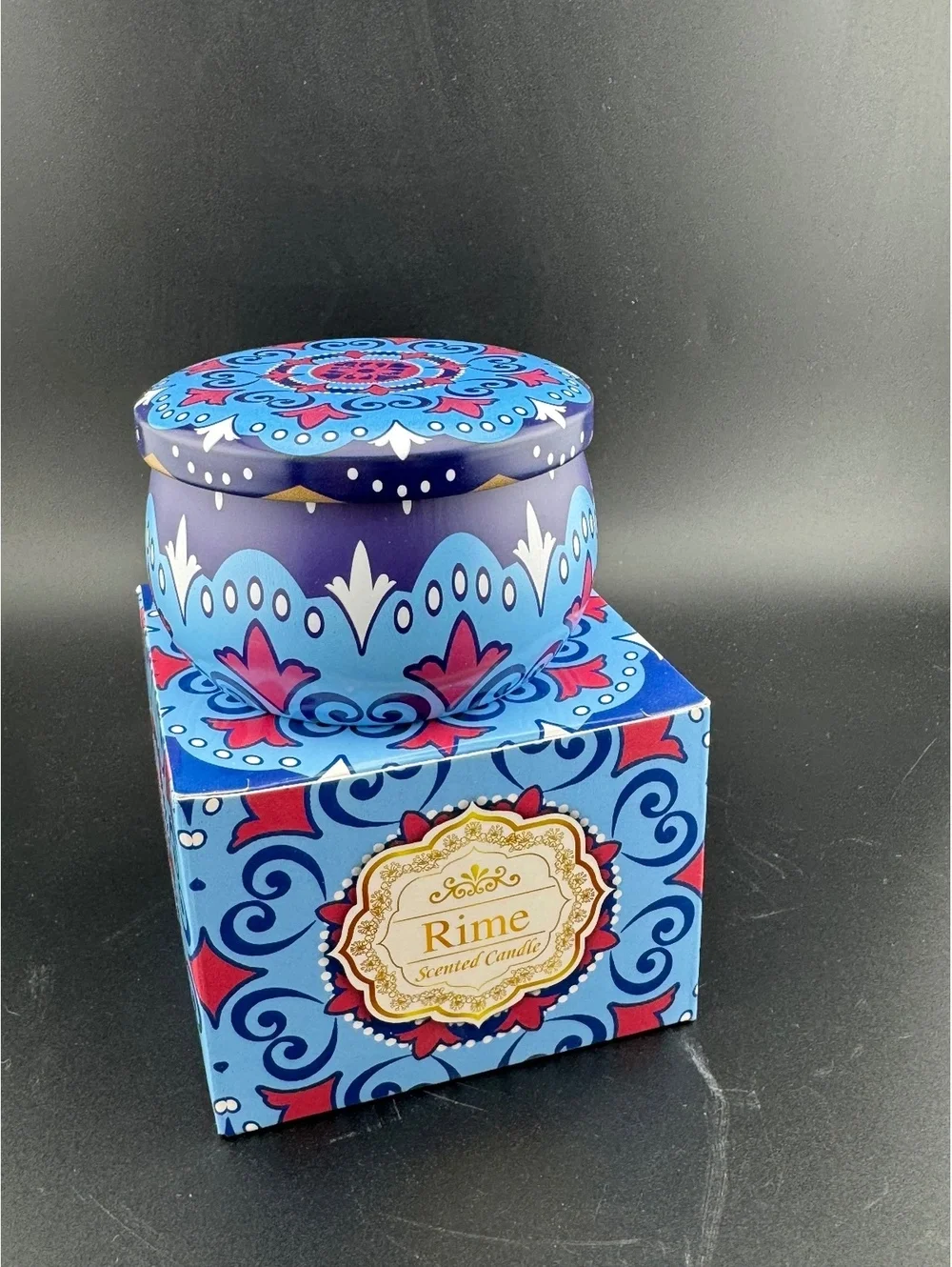 Rime Scented Soy Candle in Decorative Tin with Floral Note